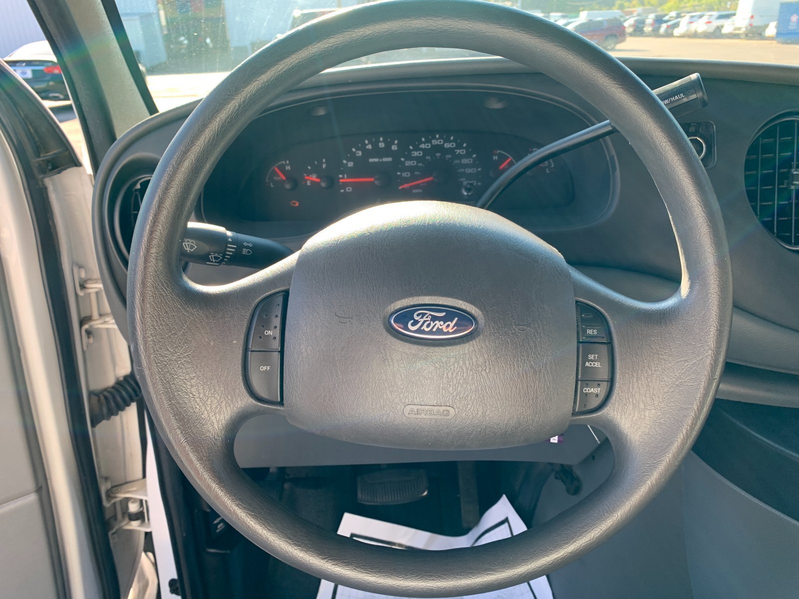 Used 2006 Ford E-350 and Econoline 350 Super Duty RWD image 18