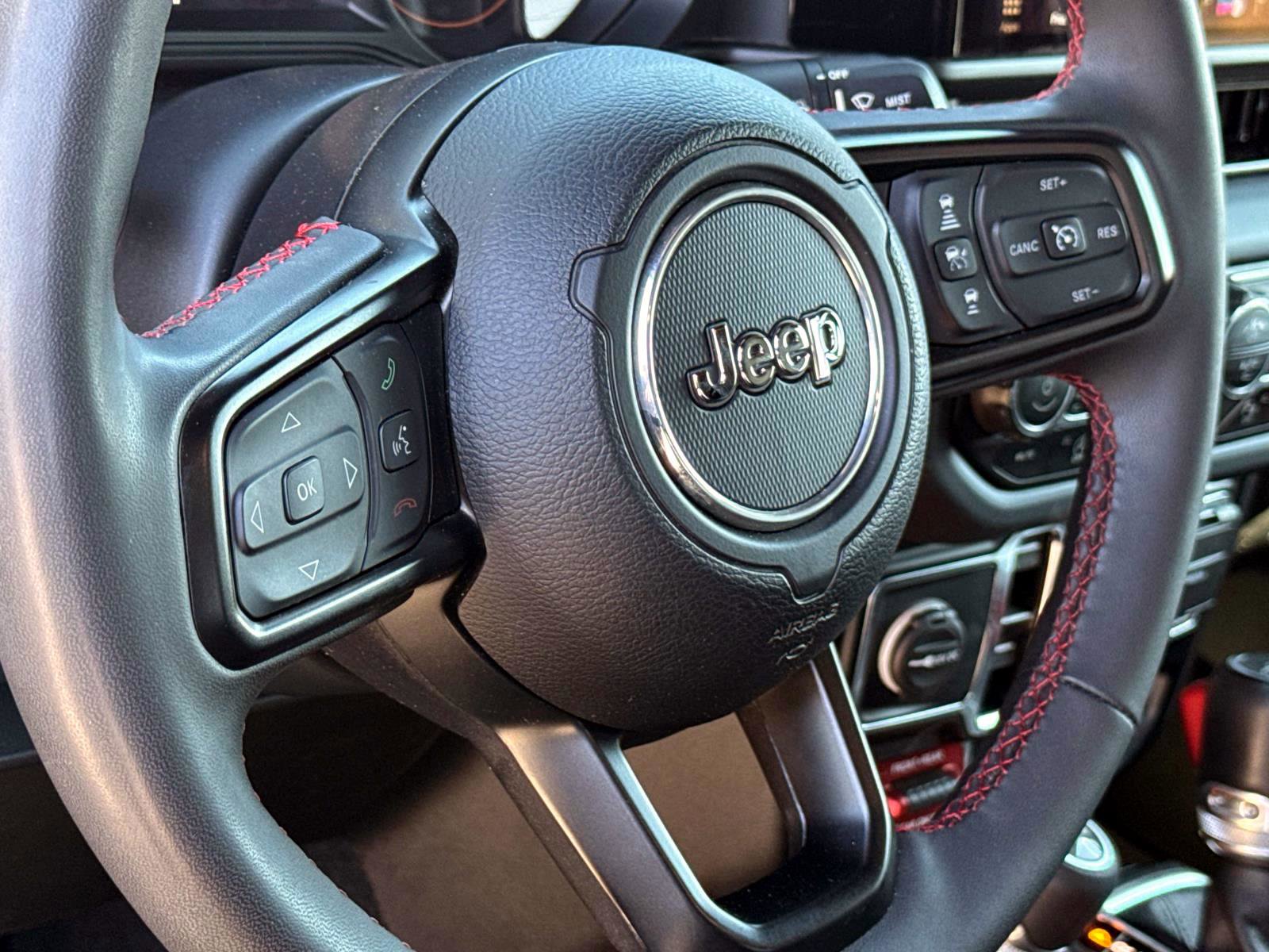 Used 2024 Jeep Gladiator Rubicon AWD/4WD image 14