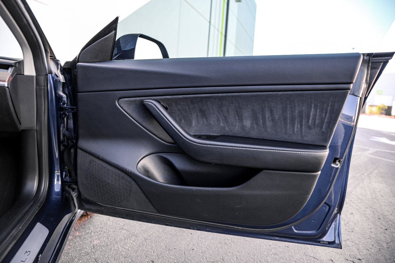 Used 2018 Tesla Model 3 Mid Range RWD image 25