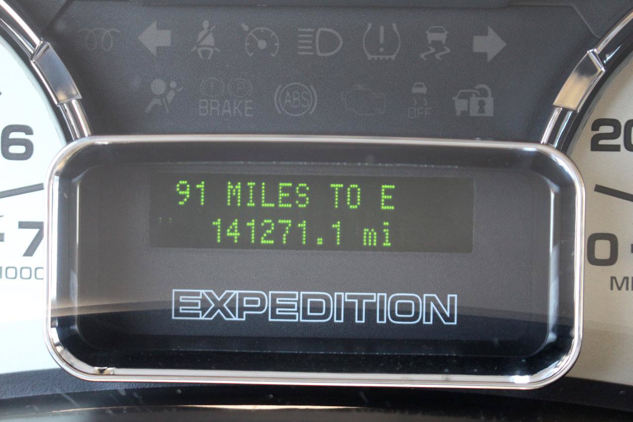 Used 2014 Ford Expedition Limited w/ Equipment Group 301A AWD/4WD image 23