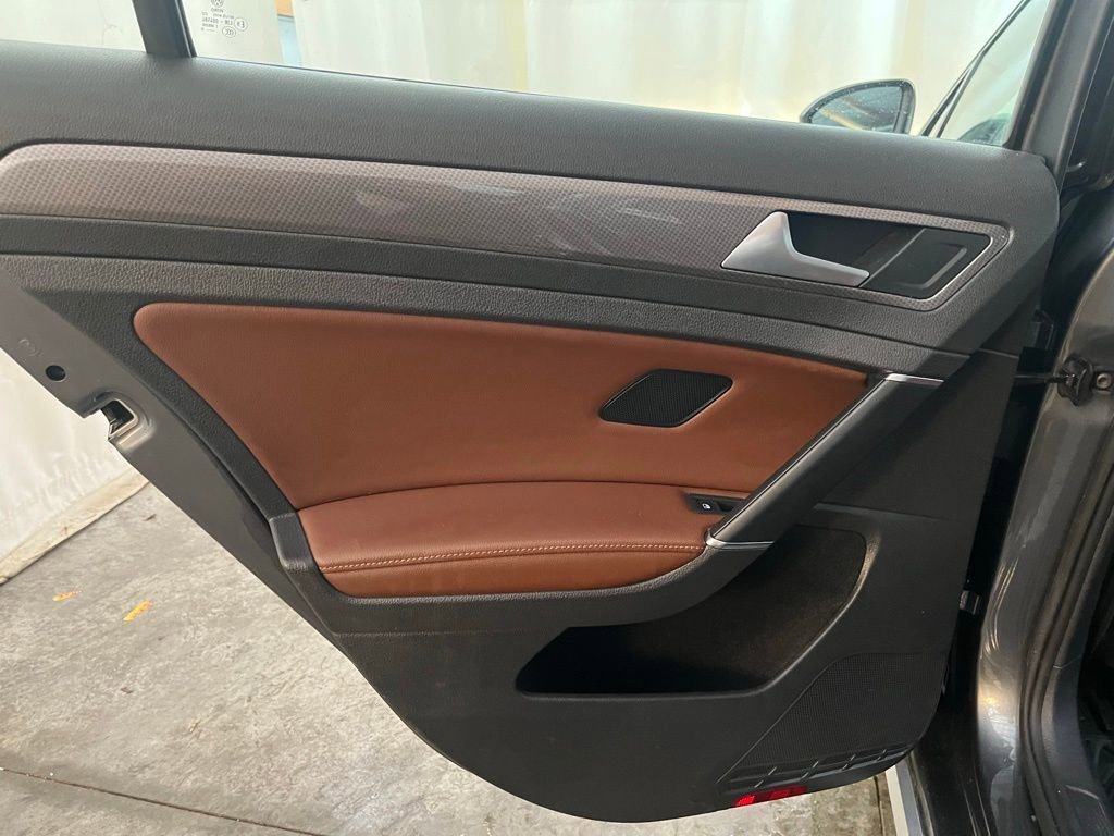 Used 2019 Volkswagen Golf Alltrack S image 23