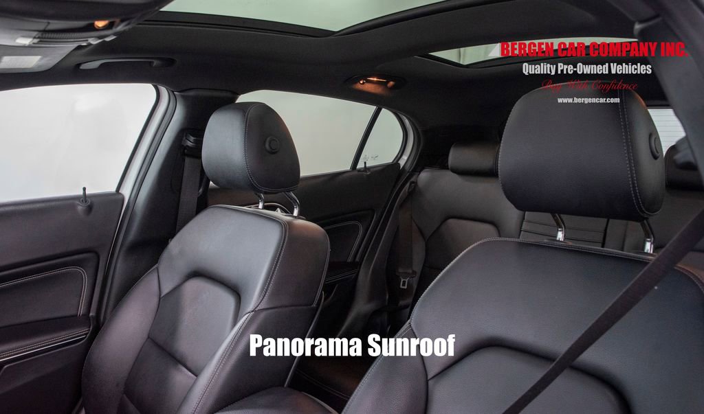 Used 2018 Mercedes-Benz GLA 250 4MATIC image 32