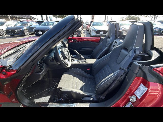 New 2026 MAZDA MX-5 Miata Club w/ Interior Package RWD image 17