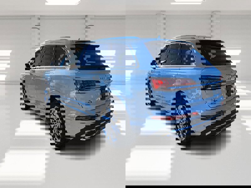 Used 2024 Audi Q7 3.0T Premium Plus image 3