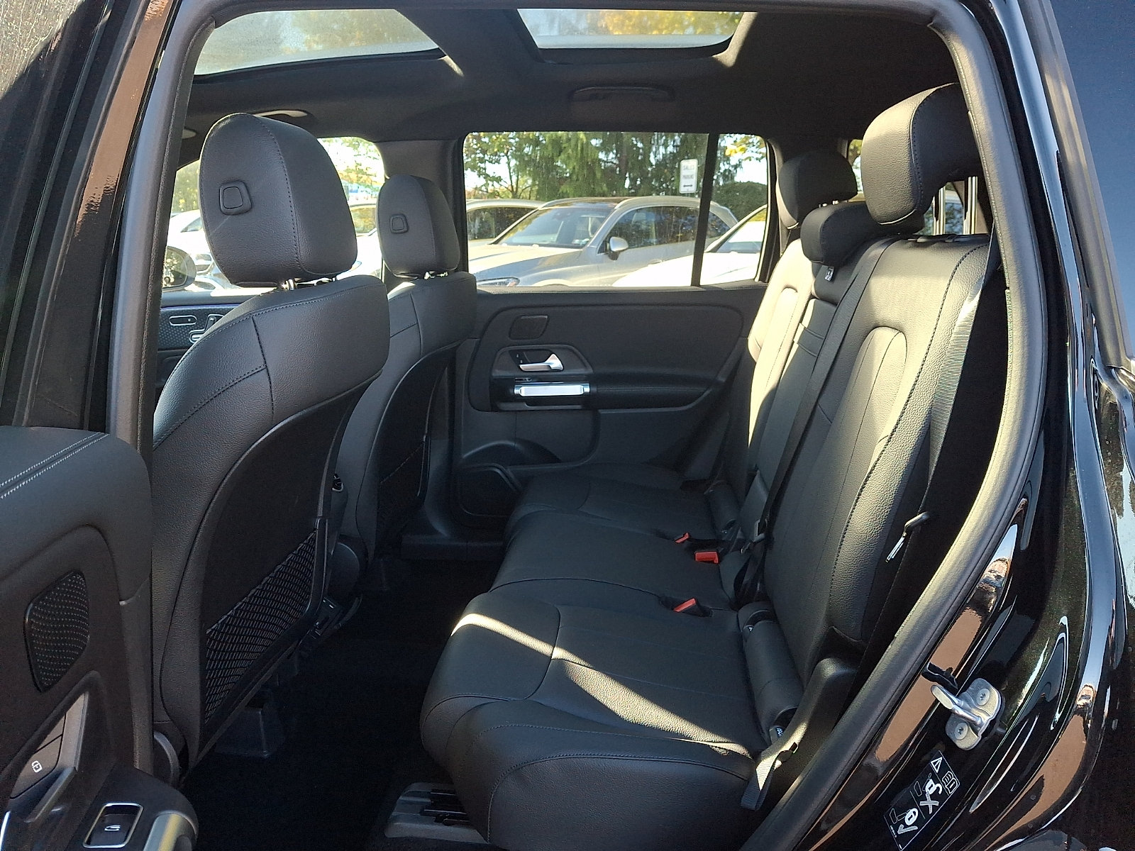 New 2026 Mercedes-Benz GLB 250 4MATIC image 8