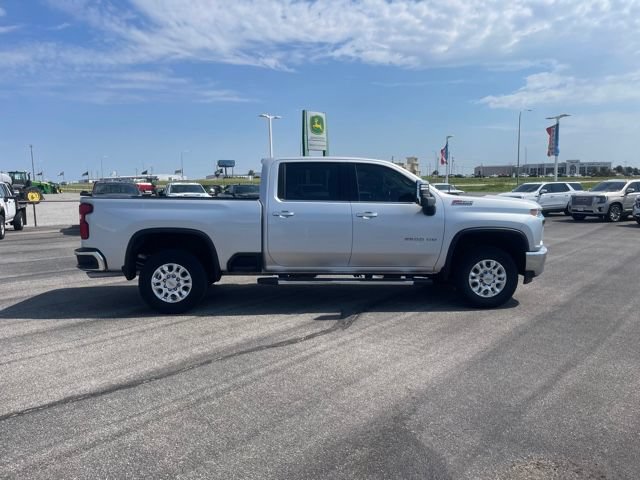 Used 2022 Chevrolet Silverado 2500 LTZ w/ LTZ Convenience Package AWD/4WD image 4