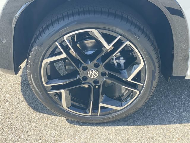 New 2026 Volkswagen Tiguan SE R-Line FWD image 30