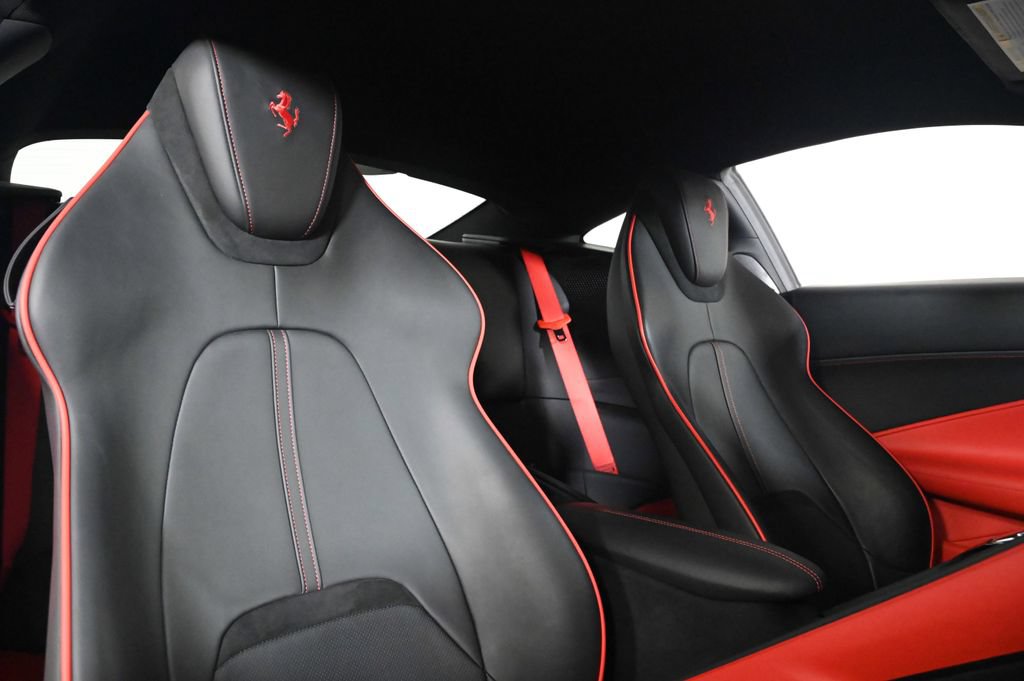 Certified 2022 Ferrari Roma RWD image 4