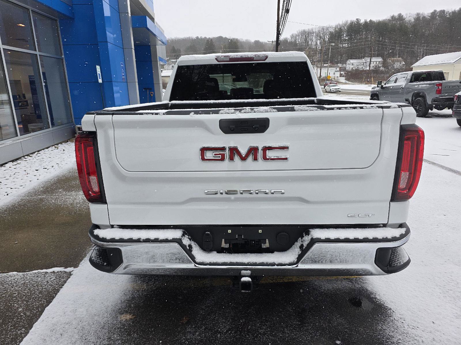 Used 2024 GMC Sierra 1500 SLT image 8
