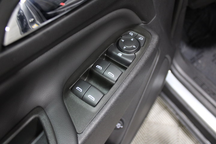 Used 2024 Chevrolet Equinox LT FWD image 18