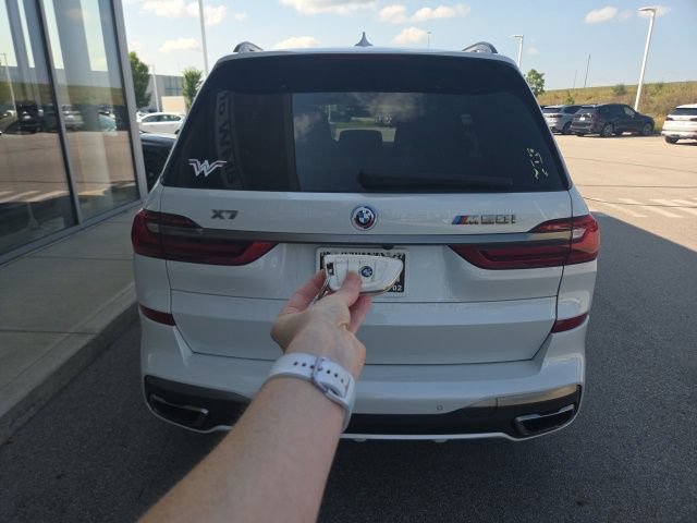 Used 2022 BMW X7 M50i w/ Dynamic Handling Package AWD/4WD image 8