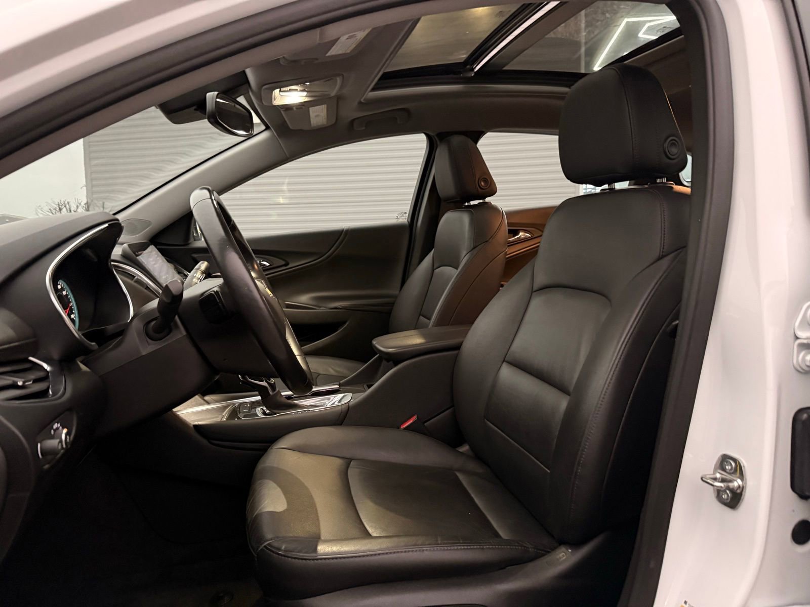 Used 2021 Chevrolet Malibu LT w/ Leather Package image 21