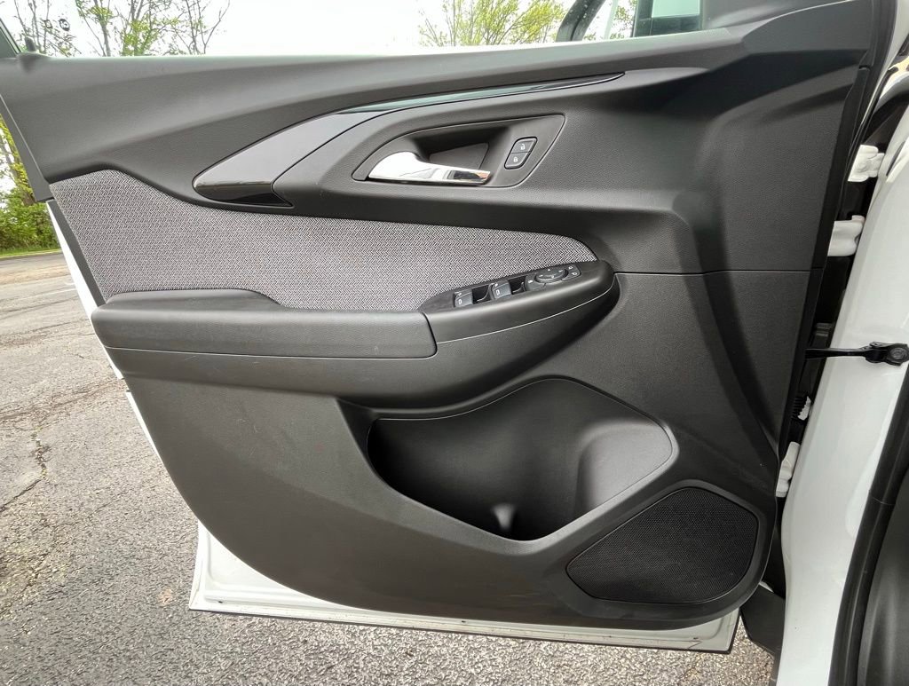 Certified 2023 Chevrolet TrailBlazer LT w/ Convenience Package AWD/4WD image 9