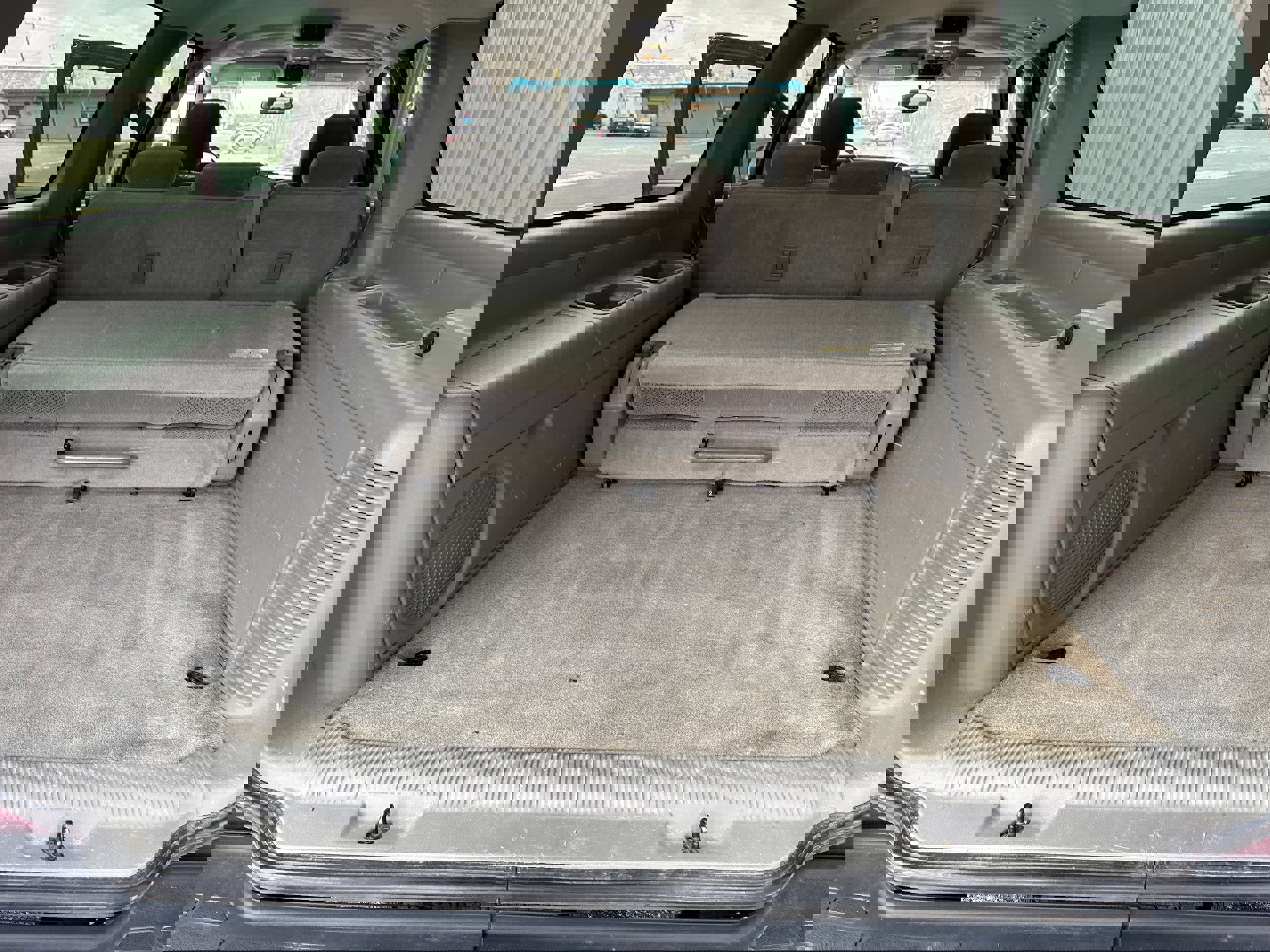 Used 2005 Chevrolet Suburban LS w/ Cargo Package image 4