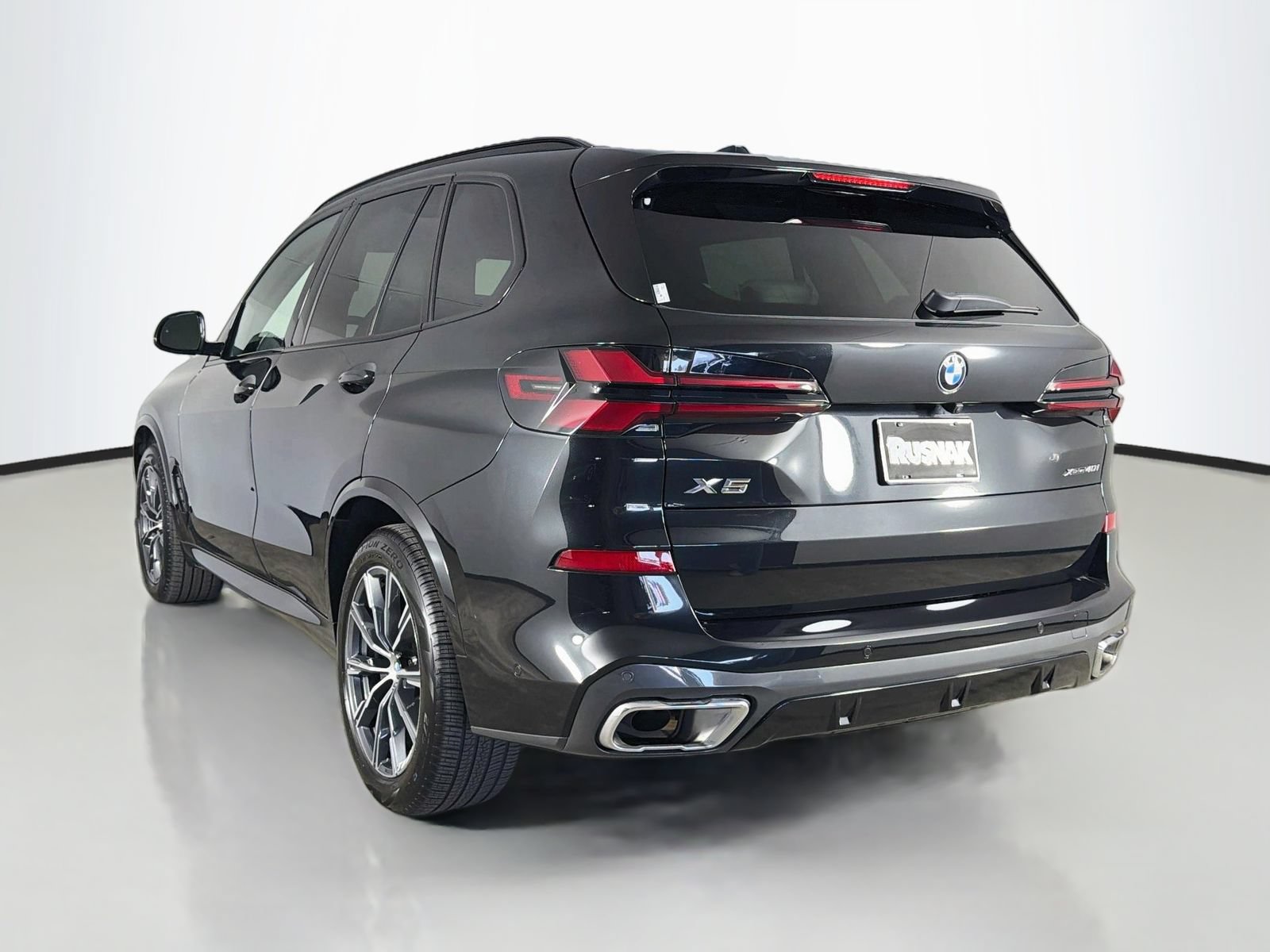 Certified 2024 BMW X5 xDrive40i w/ M Sport Package AWD/4WD image 5