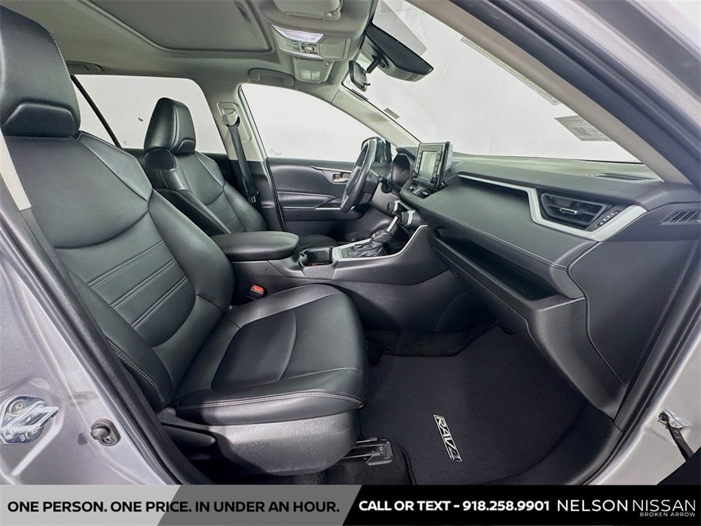 Used 2022 Toyota RAV4 XLE Premium image 26