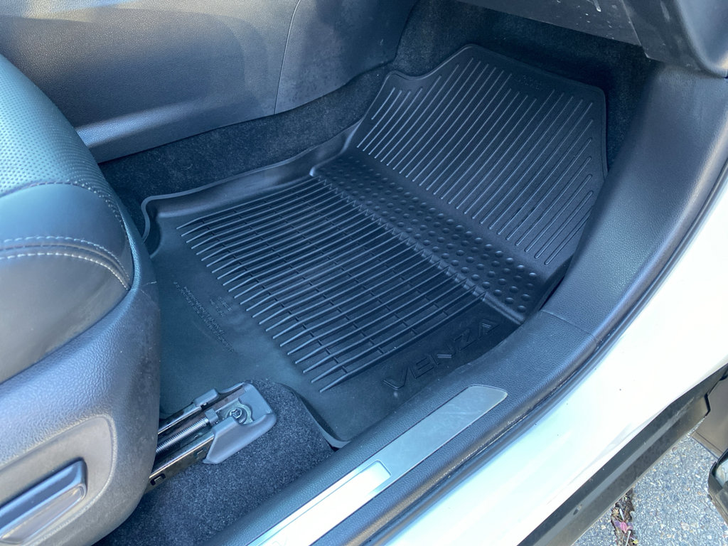 Used 2023 Toyota Venza Limited image 14