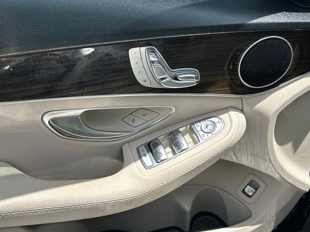 Used 2019 Mercedes-Benz C 300 Sedan image 17