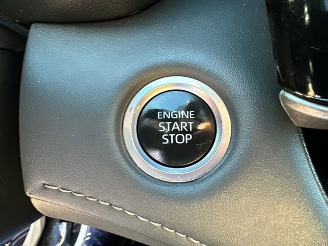 Used 2024 Toyota Highlander XLE AWD/4WD image 40