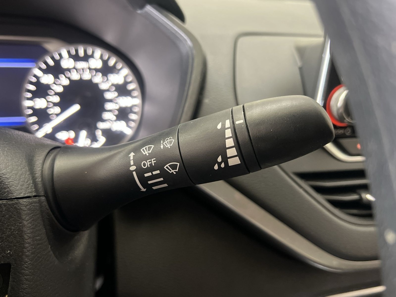 Used 2020 Nissan Altima 2.5 S FWD image 35