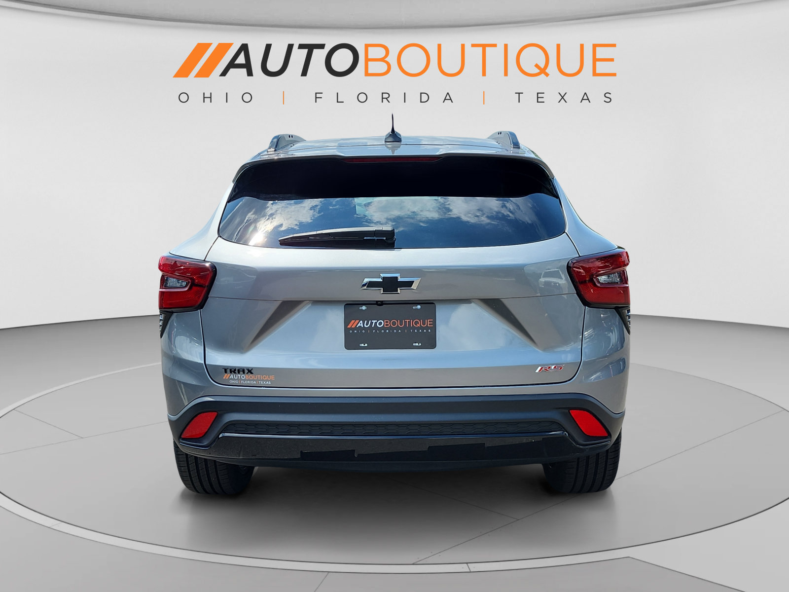 Used 2024 Chevrolet Trax RS w/ Sunroof Package FWD image 4