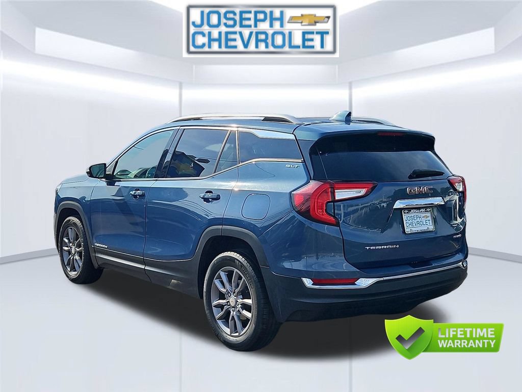 Used 2024 GMC Terrain SLT AWD/4WD image 4