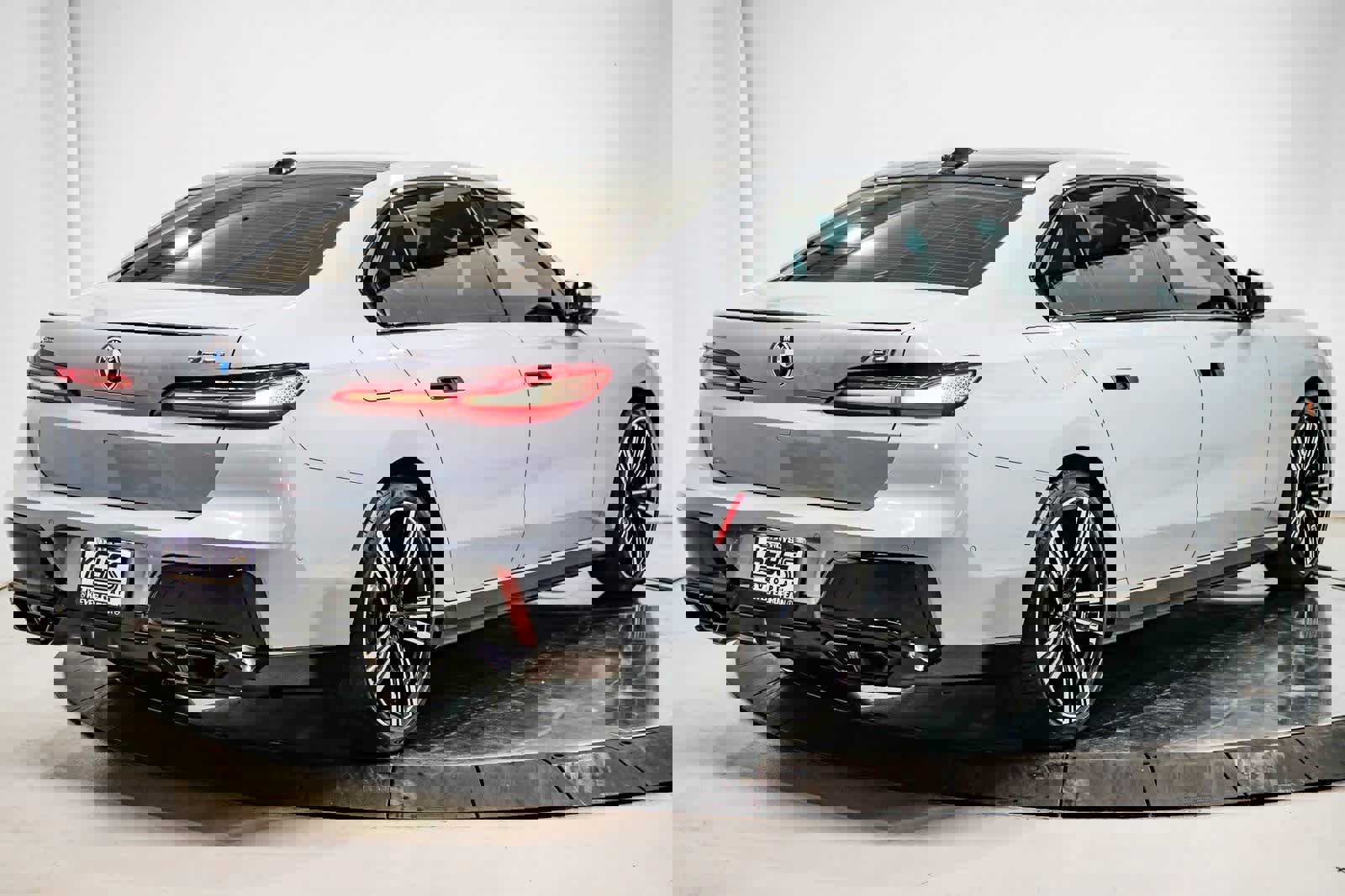 Used 2024 BMW 760i xDrive w/ Executive Package image 4