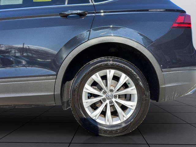 Used 2019 Volkswagen Tiguan SE w/ Panoramic Sunroof Package image 36