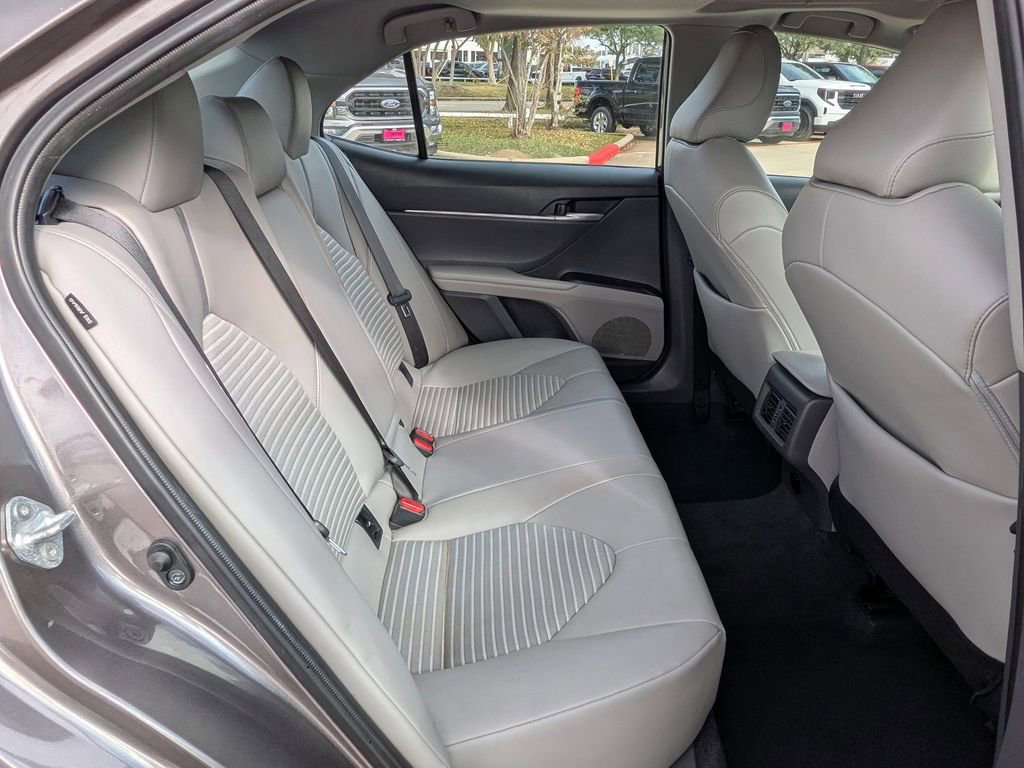 Used 2024 Toyota Camry SE image 29