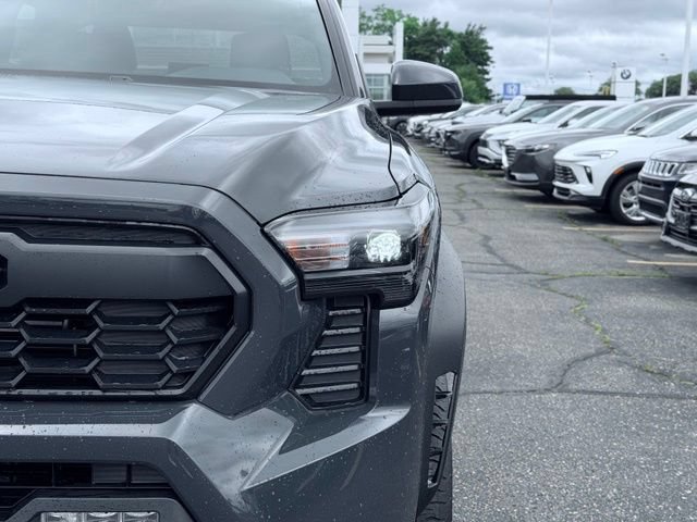 Used 2025 Toyota Tacoma TRD Off-Road AWD/4WD image 3