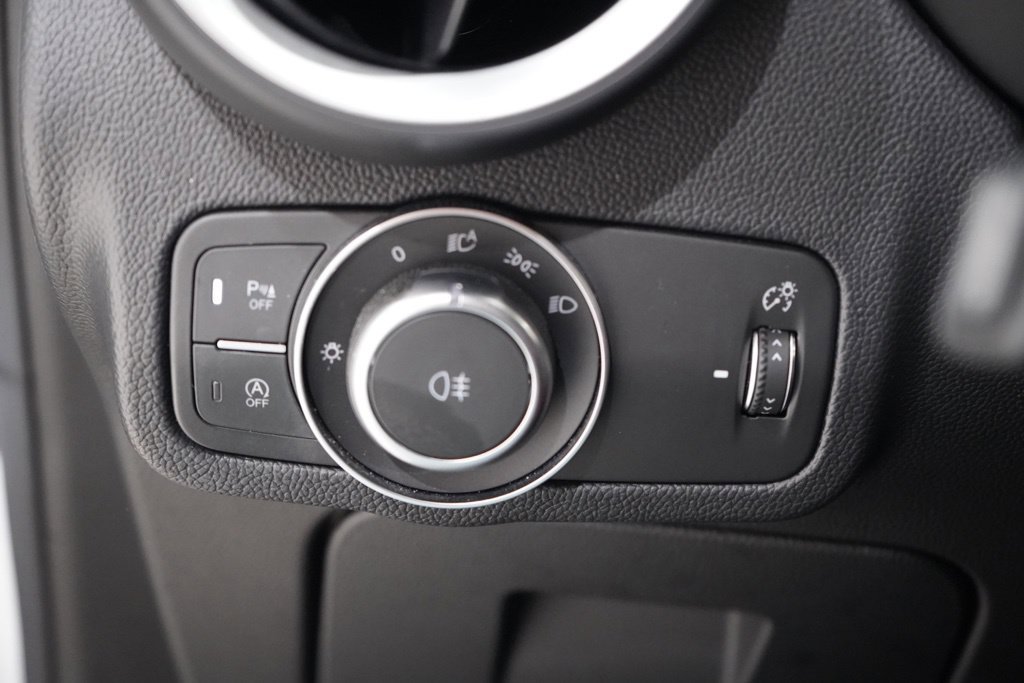 Used 2024 Alfa Romeo Stelvio Veloce AWD/4WD image 22