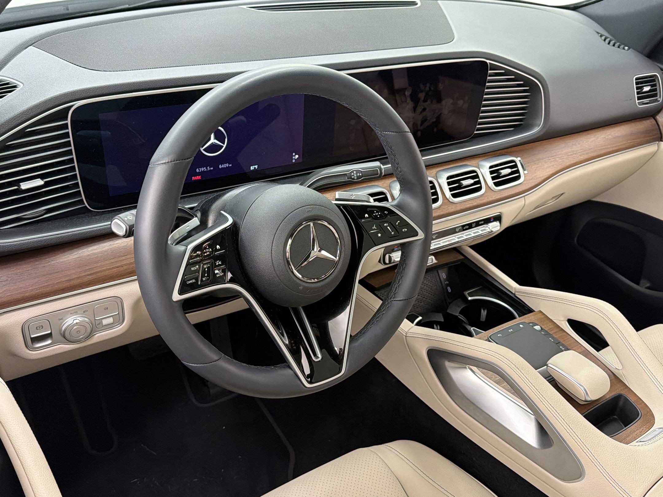 Used 2025 Mercedes-Benz GLE 450 4MATIC image 4