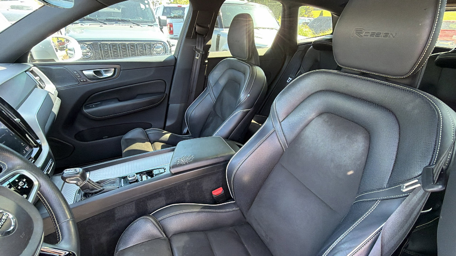 Used 2019 Volvo XC60 T5 R-Design w/ Protection Package FWD image 18