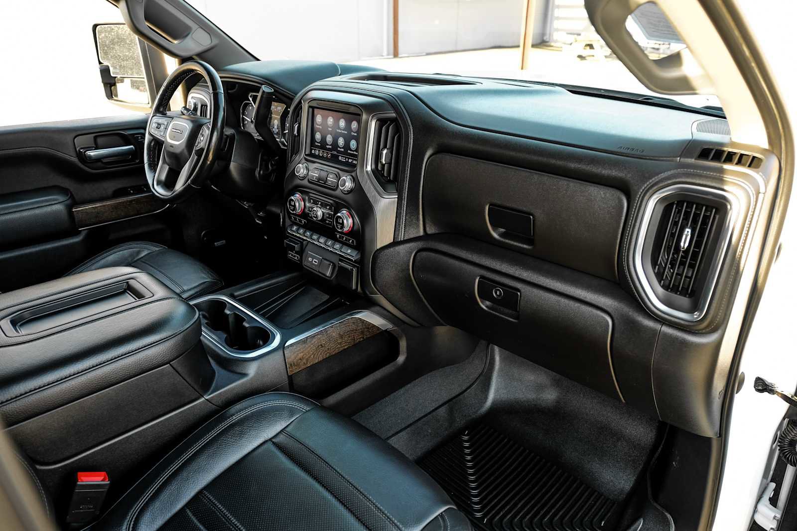 Used 2022 GMC Sierra 3500 Denali w/ Denali Ultimate Package AWD/4WD image 15