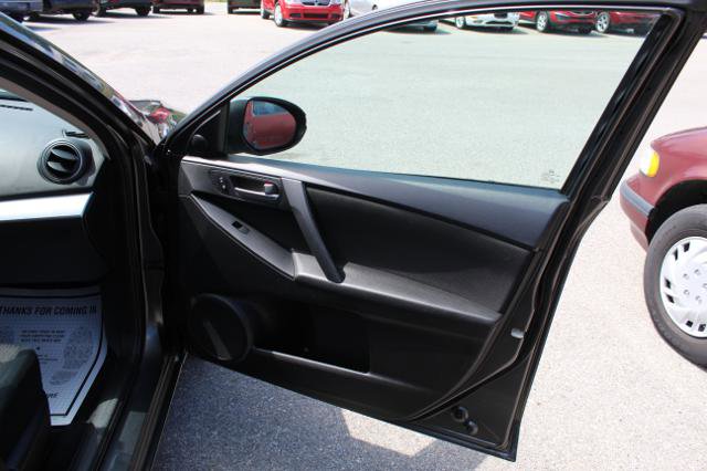 Used 2013 MAZDA MAZDA3 i Touring FWD image 20