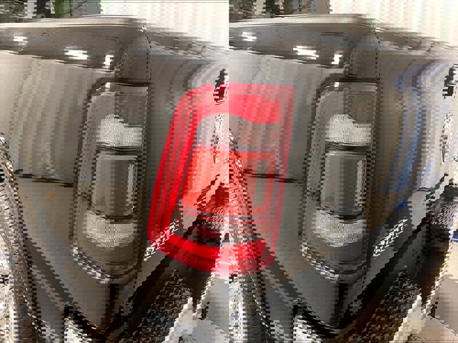 Used 2019 RAM 1500 Laramie image 34