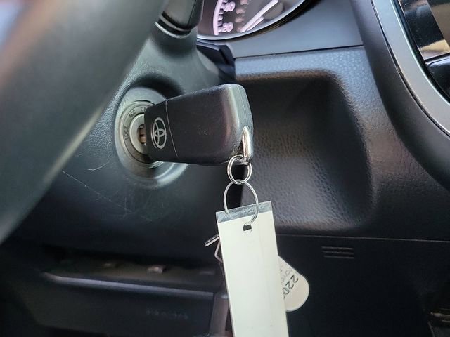 Used 2023 Toyota Camry SE image 13