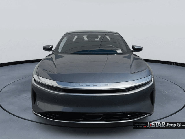 Used 2025 Lucid Air Pure RWD image 2