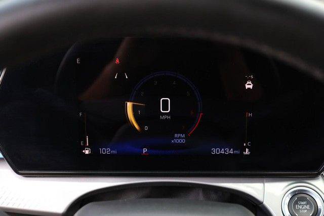 Used 2025 Chevrolet Trax LT w/ LT Convenience Package FWD image 10