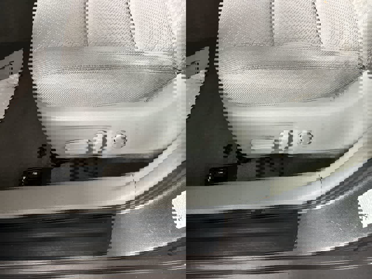 Used 2015 Toyota Camry SE image 14