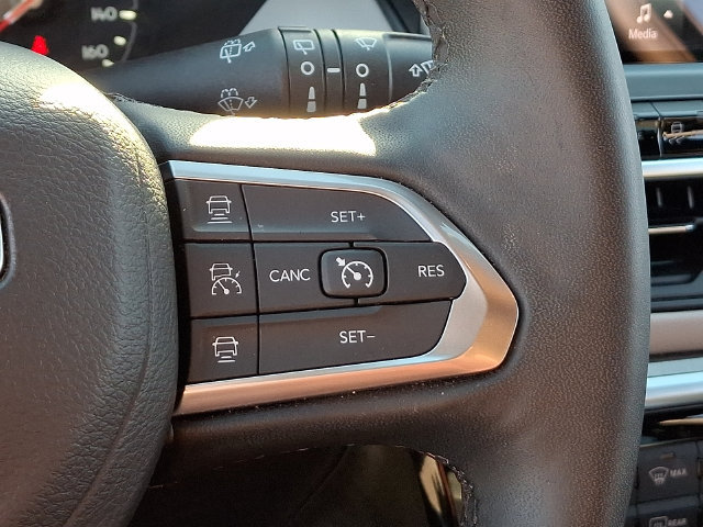 Used 2025 Jeep Compass Limited AWD/4WD image 8