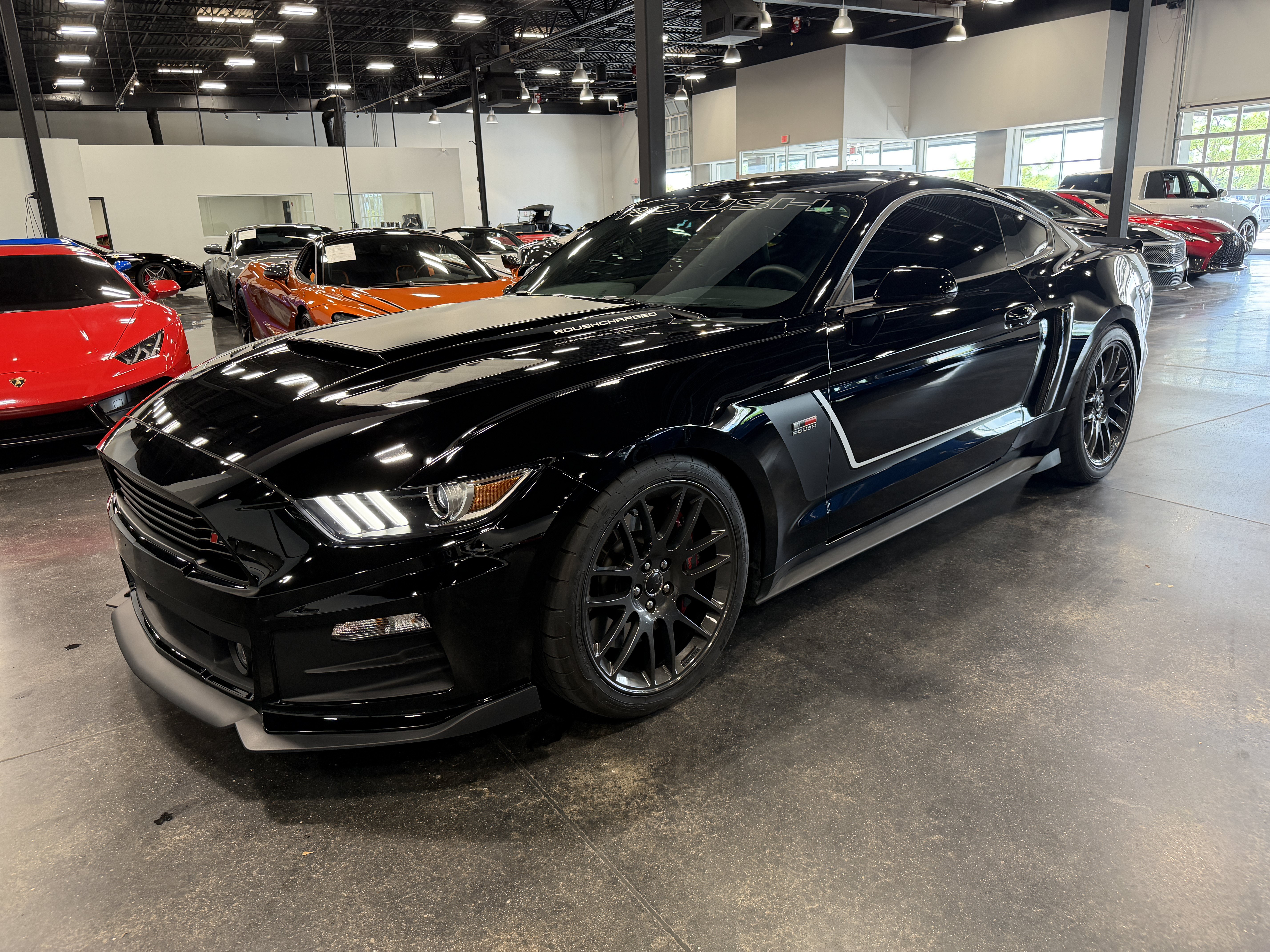 Used 2017 Ford Mustang GT Premium w/ GT Performance Package RWD image 3