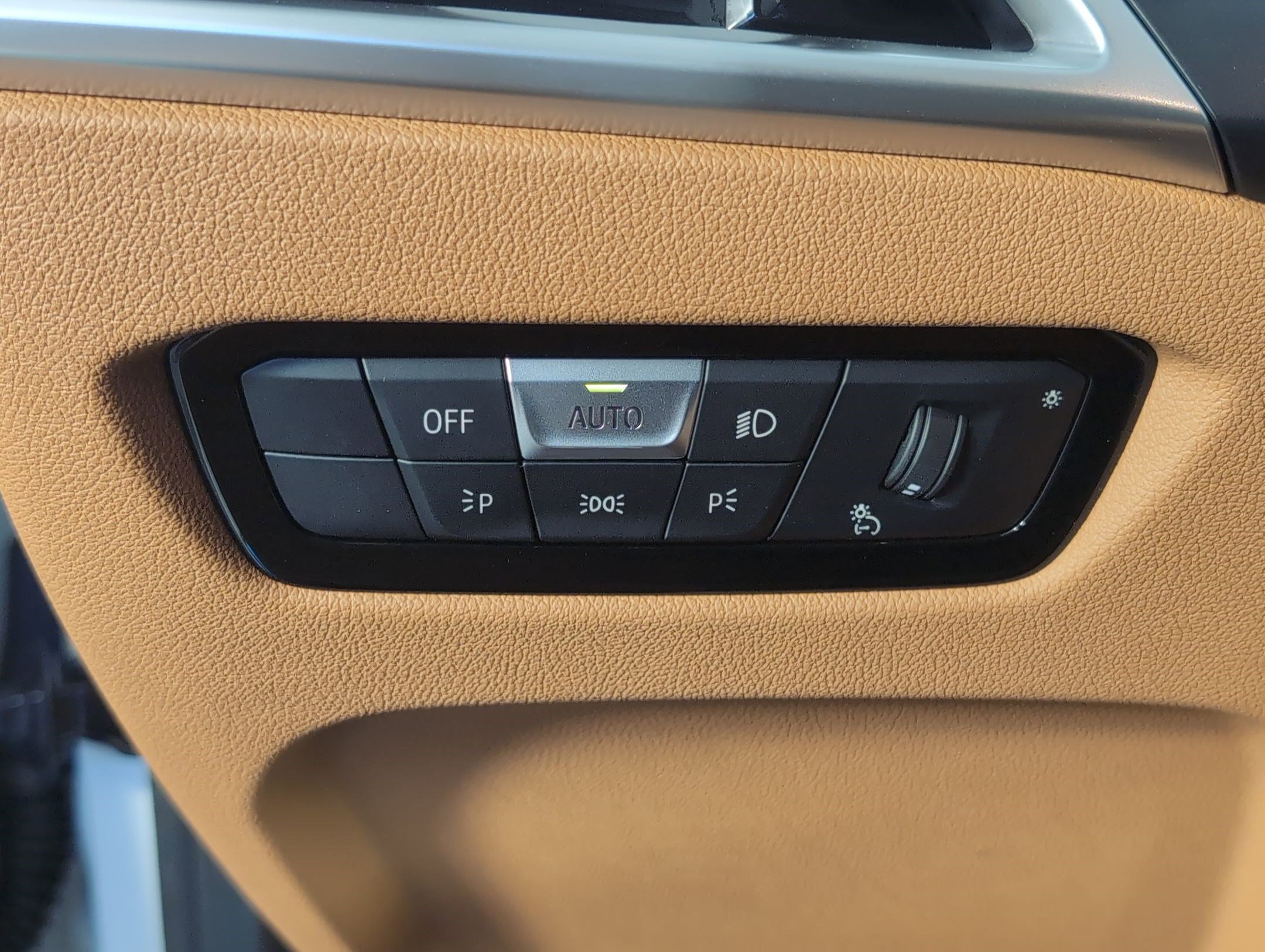 Used 2026 BMW 330i Sedan w/ Convenience Package image 19