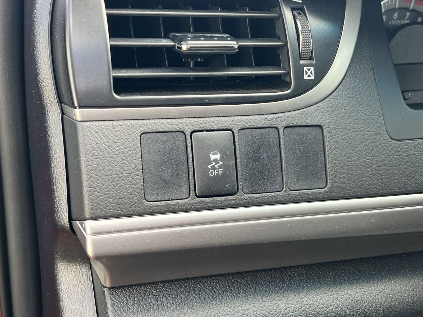 Used 2014 Toyota Camry SE FWD image 29