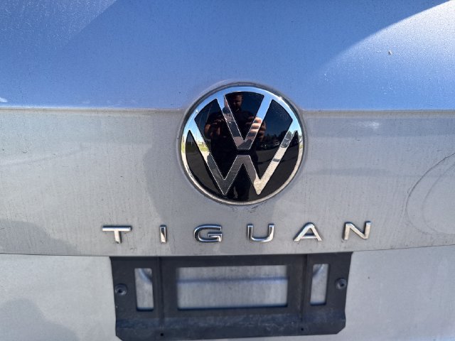 Used 2022 Volkswagen Tiguan SE w/ Panoramic Sunroof Package AWD/4WD image 16