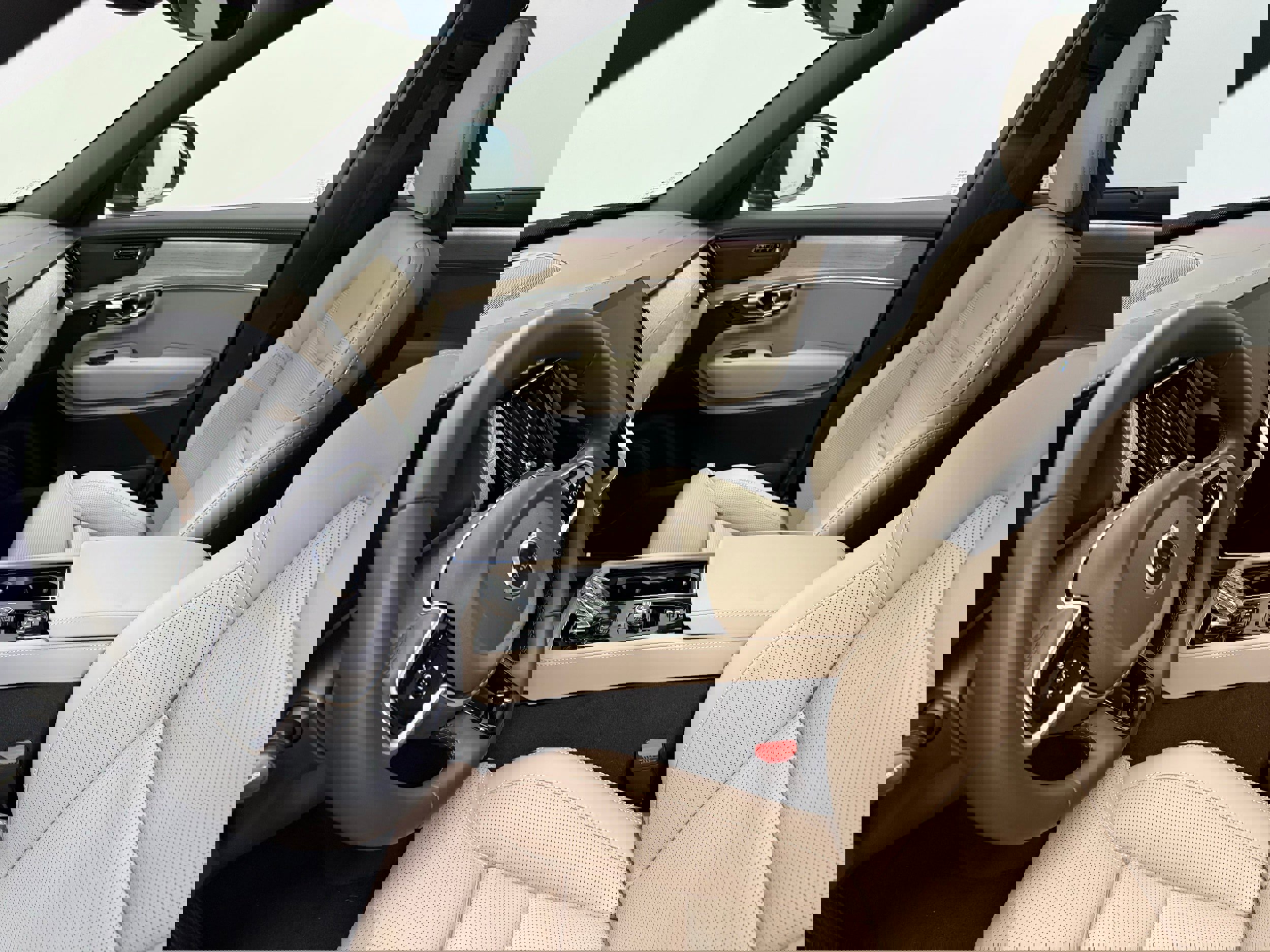 New 2026 Volvo XC90 B6 Ultra w/ Protection Package Premier image 17