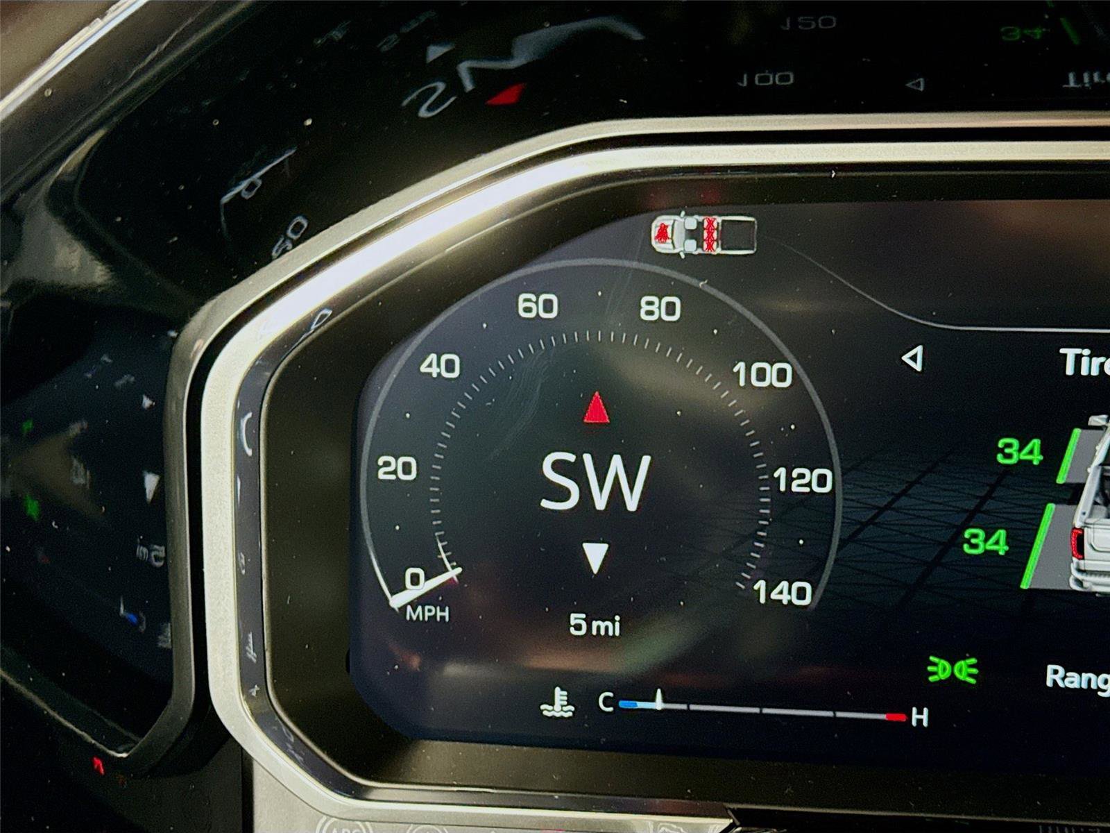 New 2026 GMC Sierra 1500 SLE w/ Preferred Package image 7