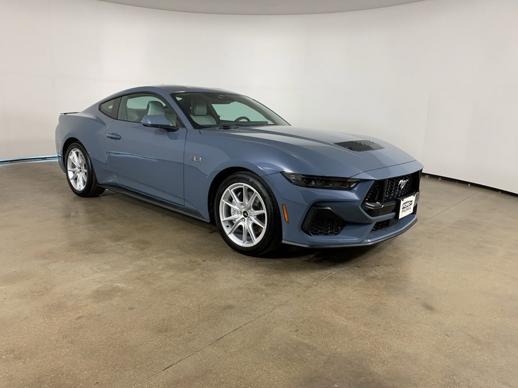 Used 2025 Ford Mustang GT Premium image 5