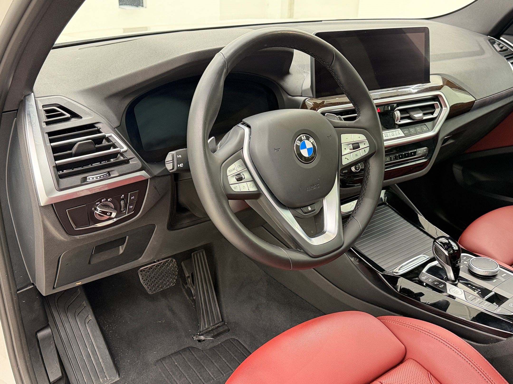 Used 2024 BMW X3 sDrive30i w/ Premium Package RWD image 4