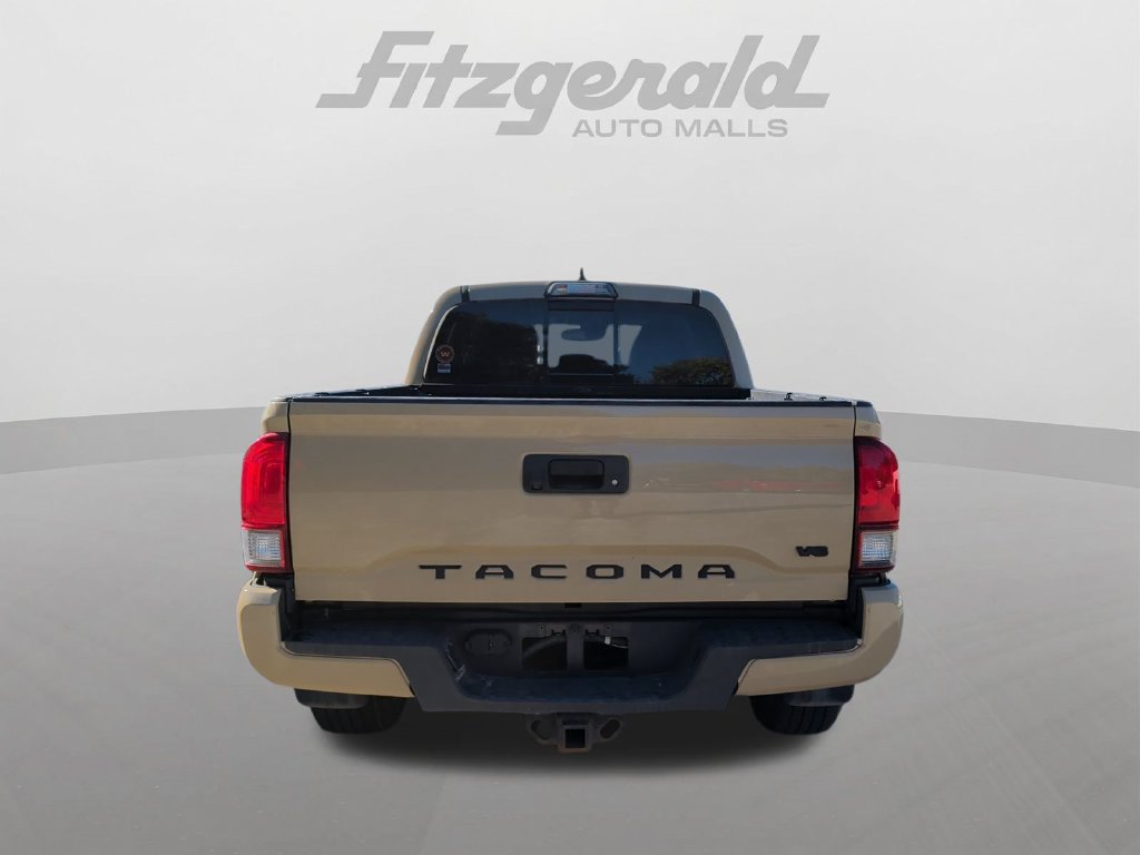 Used 2019 Toyota Tacoma TRD Sport AWD/4WD image 5